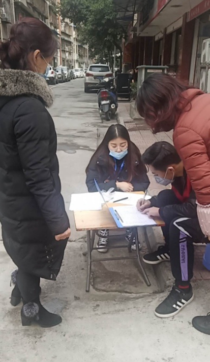 在主要街路做好排查登記、引導(dǎo)、宣傳等工作。_副本.jpg
