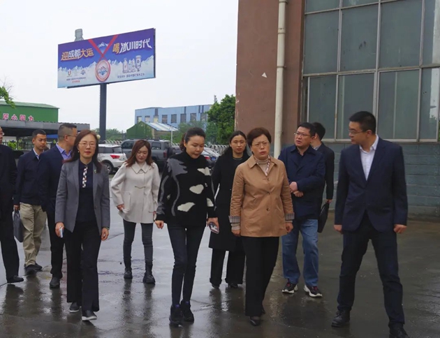 朱莉一行走訪調(diào)研德陽興民機械廠.jpg
